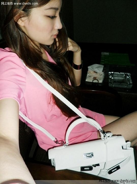 鄭州科技新品亮相，功能亮點(diǎn)與體驗(yàn)展示，遠(yuǎn)離色情內(nèi)容，感受科技魅力