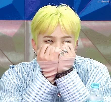 耐克最新海報引領(lǐng)運(yùn)動風(fēng)尚，激發(fā)無限潛能，展示時尚力量