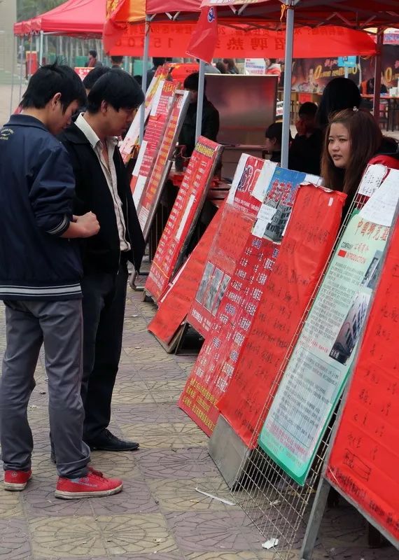 豐城最新晉工招聘，小巷中的獨(dú)特機(jī)遇，探索職業(yè)新篇章！