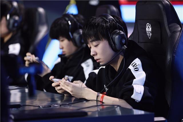 KPL秋季賽最新戰(zhàn)報，賽場風云激蕩，觀點探析全面呈現(xiàn)