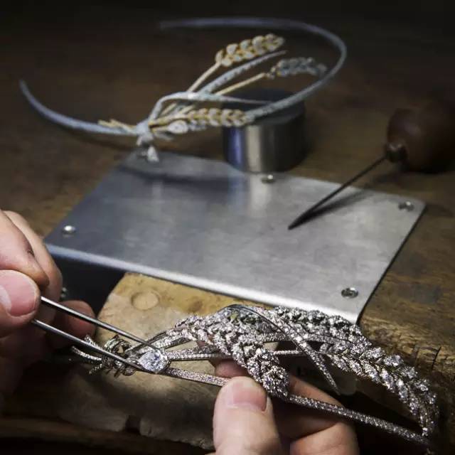 首飾最新技術(shù)，友情的溫馨陪伴與故事