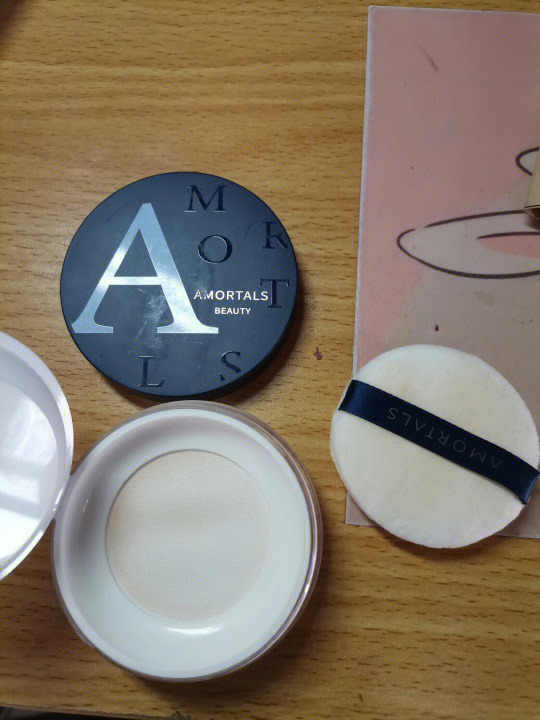 最新散粉測評，與自然美景同行，尋找內(nèi)心的寧靜與平和的妝容秘籍