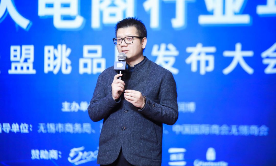 方凱雷最新,方凱雷最新動態(tài)，探索科技前沿，引領(lǐng)行業(yè)創(chuàng)新