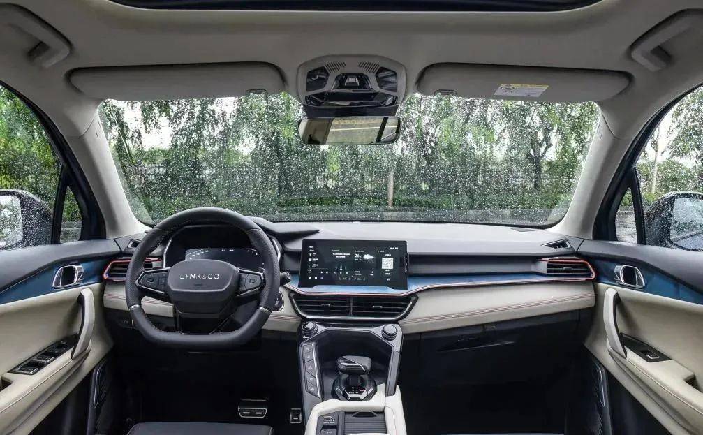 領(lǐng)克最新內(nèi)飾驚艷亮相，高級質(zhì)感令人矚目！