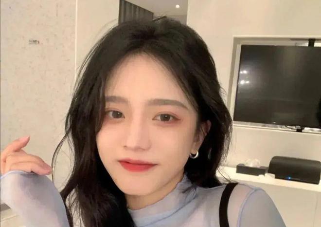 最新長(zhǎng)發(fā)美女視頻，心靈與自然的絕美之旅