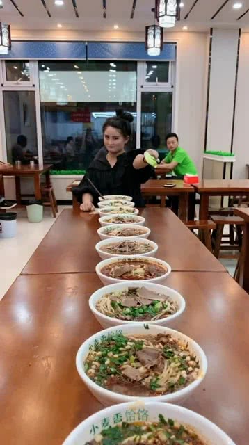 智能面食競技盛宴，全新科技引領(lǐng)吃面條比賽風(fēng)潮！