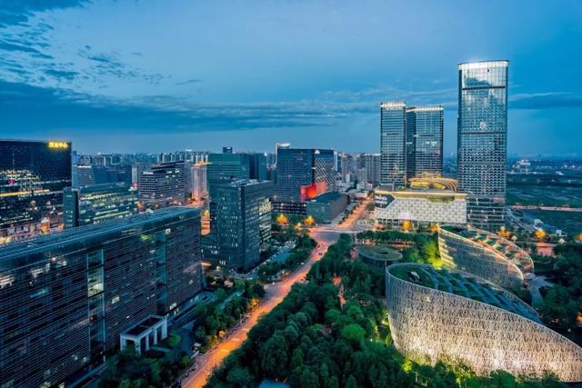 天府新區(qū)視高新項(xiàng)目，家的溫馨與友情的綻放地