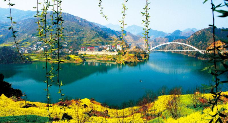 現(xiàn)代洋樓風(fēng)采下的獨(dú)特小店探索