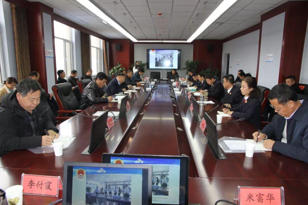 廢品回收新趨勢，小巷中的綠色奇遇之旅