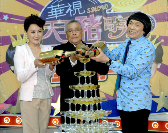豬哥亮陳亞蘭最新動態(tài)揭秘，小巷美食寶藏大揭秘！