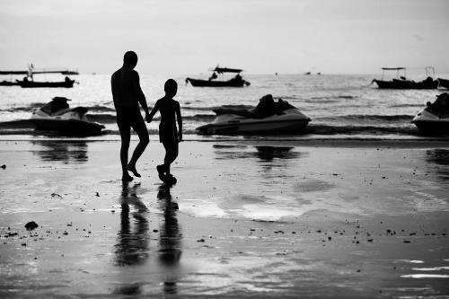 最新春秋旅行社旅游報(bào)價(jià)揭秘，小巷中的隱藏寶藏，啟程未知旅行魅力探索之旅