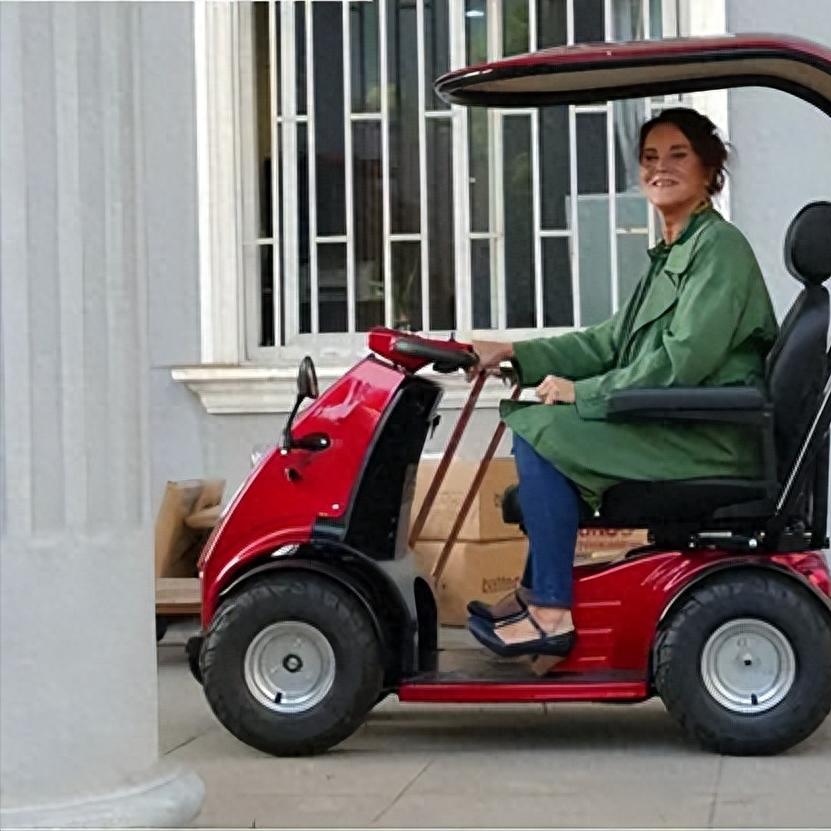 外國(guó)人觀看中國(guó)電視劇，變化中的啟示與自信成就感的展現(xiàn)