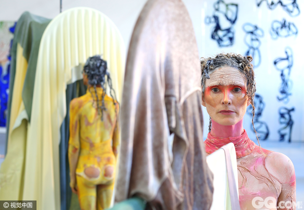 最新人體藝術(shù)展示，小巷深處的藝術(shù)秘境探索