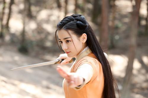 秦時明月新登場女俠角色——科技之光，生活之路的照亮者