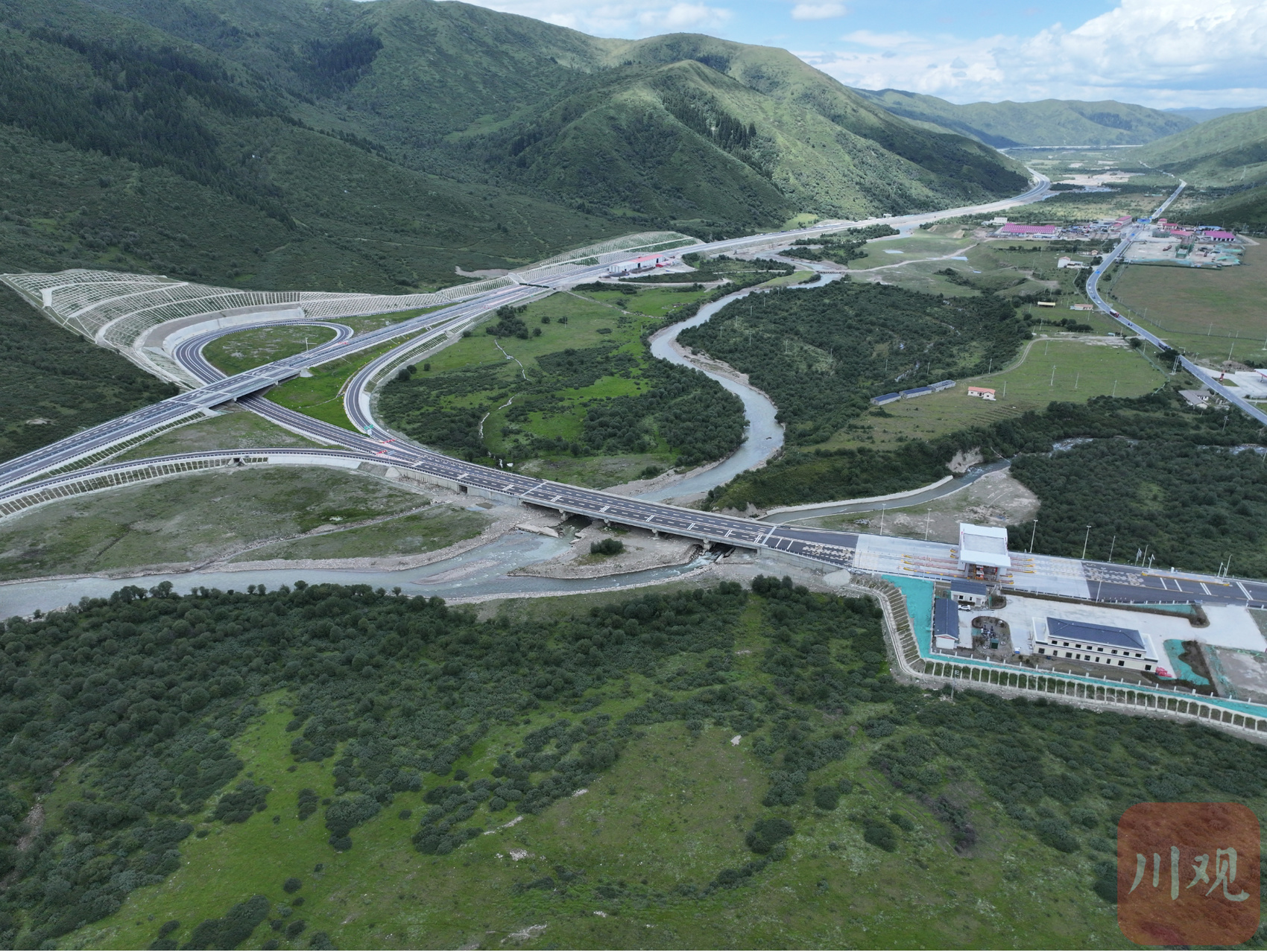川藏高速最新進(jìn)展，一路向前，成就夢(mèng)想的賽道之路