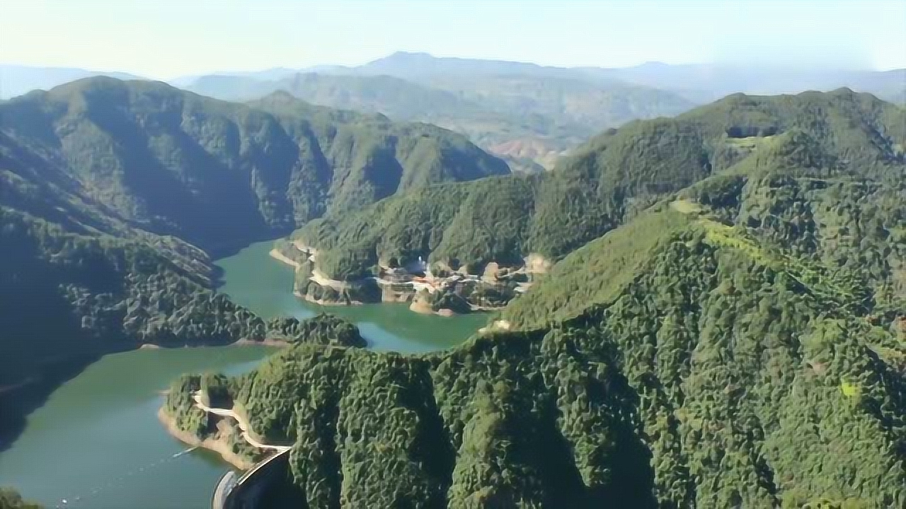 風(fēng)水大師揭秘，墳地選址奧秘與大自然美景的邂逅之旅