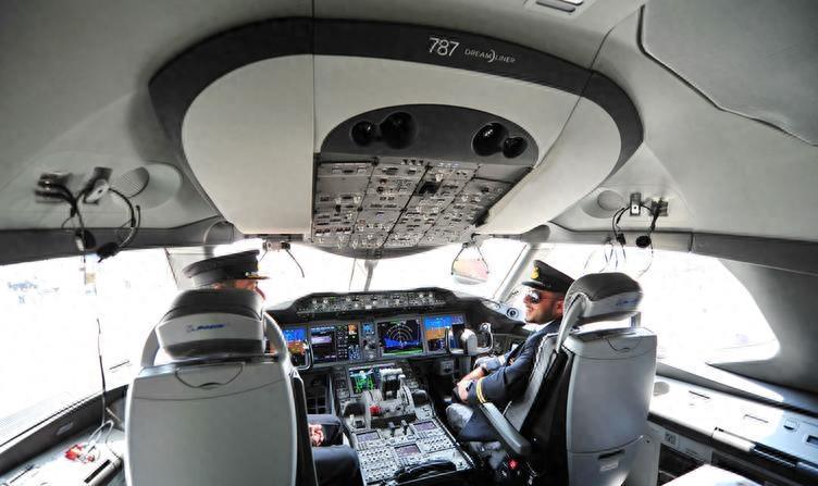 2013年飛機最新報價深度探討，以當年市場為例