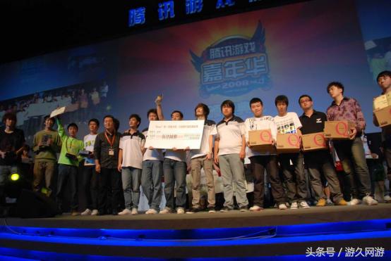 重溫經(jīng)典瞬間，回顧C(jī)F白鯊在2009年的比賽風(fēng)采