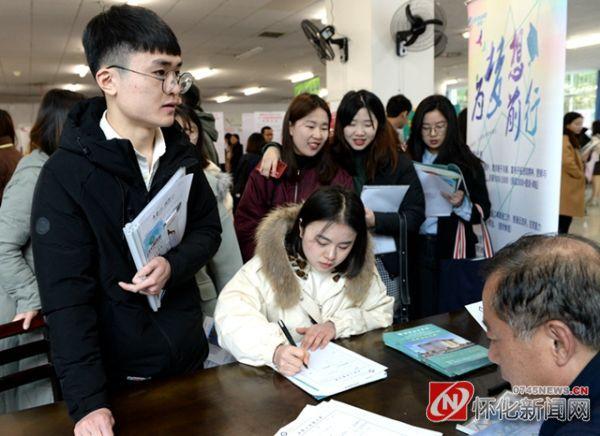 湖南醫(yī)藥學(xué)院最新動態(tài)，小巷深處的獨特發(fā)現(xiàn)之旅