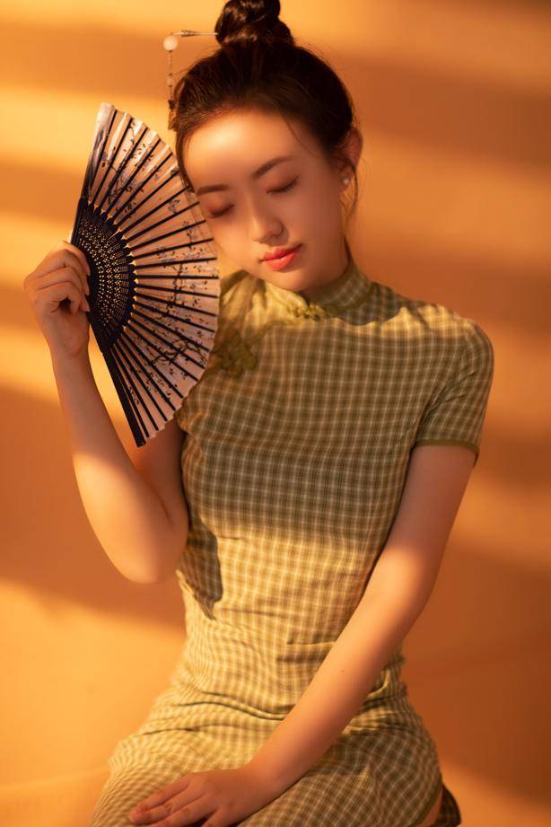 女演員古箏，與自然美景的邂逅，探尋內(nèi)心平和之聲