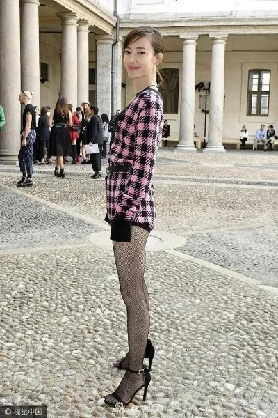 明星絲襪微博，變化中學(xué)習(xí)，自信成就夢(mèng)想之路