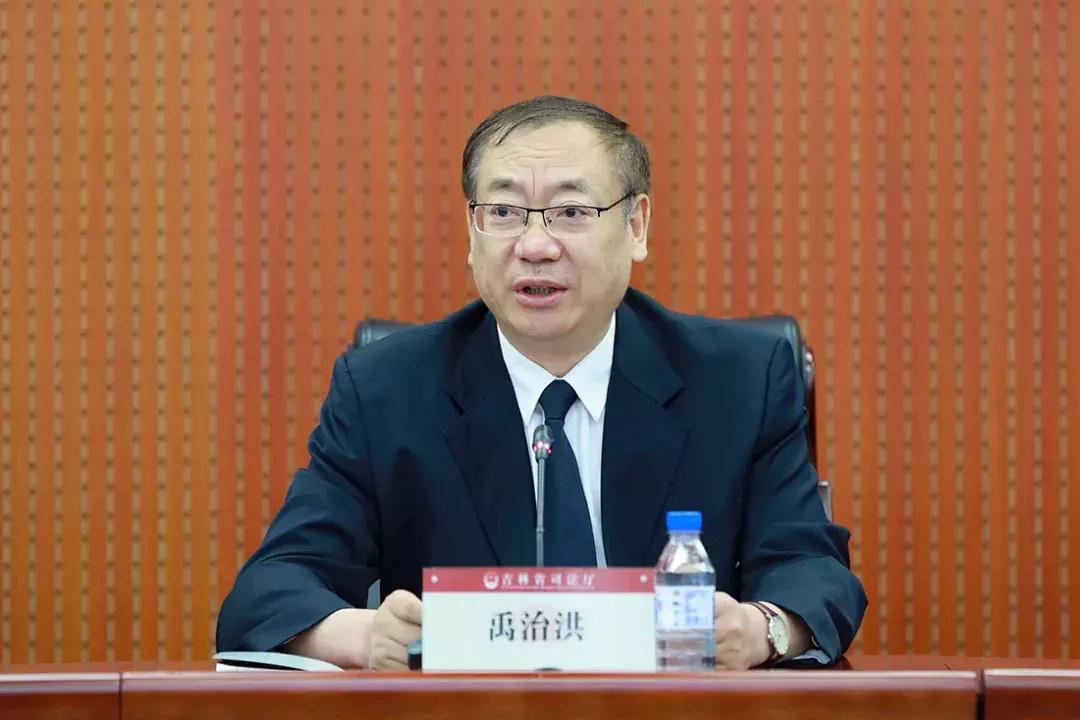 最新視頻廳，友情放映與家的溫馨時光