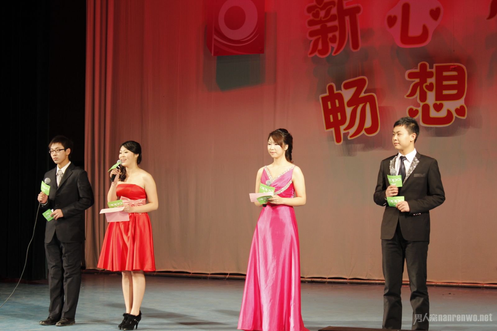 引領(lǐng)時(shí)代風(fēng)尚的舞臺(tái)之韻，最新主持詞精選集