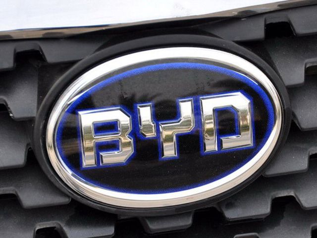 BYD最新車標引領(lǐng)時尚潮流，獨特設(shè)計展現(xiàn)新風(fēng)向！
