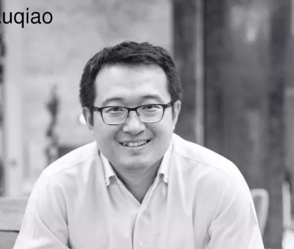 何匡最新女友，變化的力量與自信成就之路的見證者