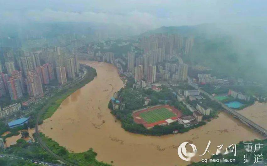 洪峰來襲，背景、事件、影響與時代重要性解析