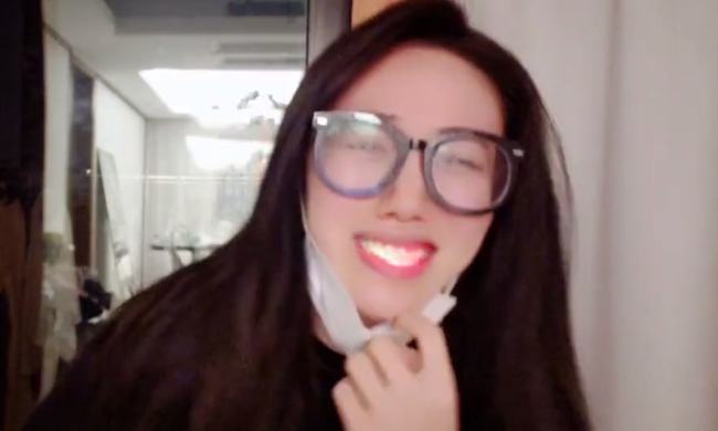 小董最新潮流風(fēng)采揭秘，引領(lǐng)潮流魅力無限！