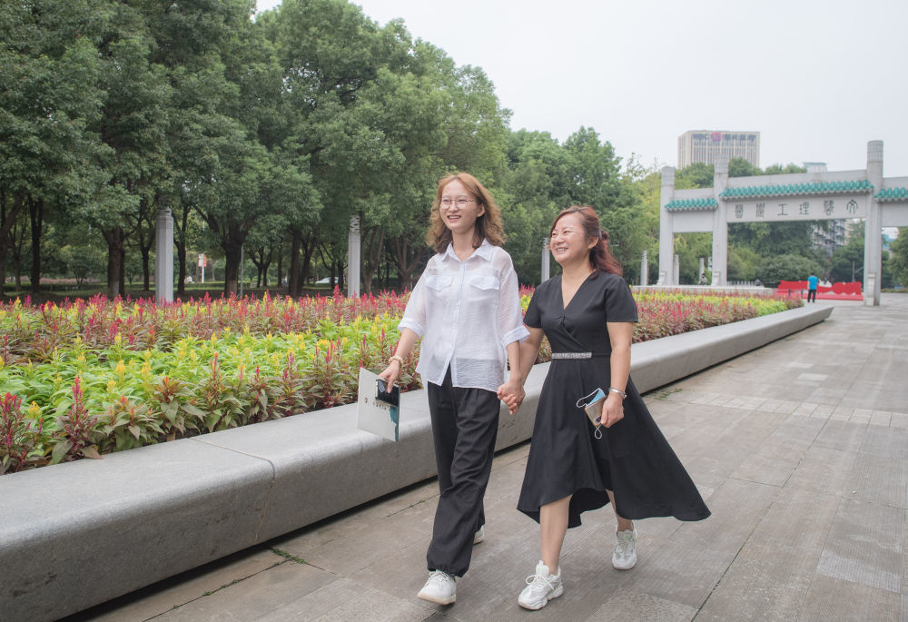 武漢最新溫情，學(xué)習(xí)之光，照亮未來希望之路