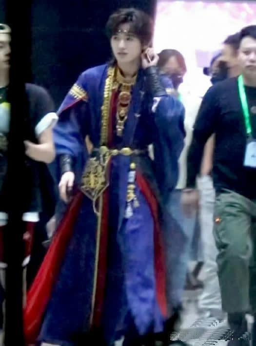 王牌最新路透照揭秘，小巷深處的獨特風情